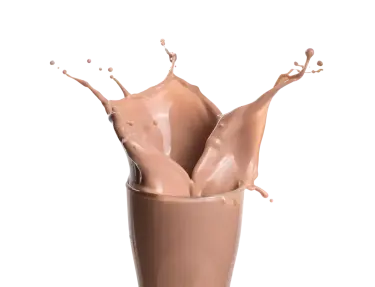 Un vaso de leche con chocolate