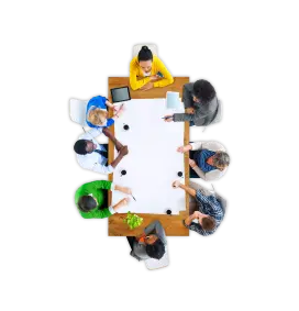 8 profesionales de los negocios sentados en una mesa
