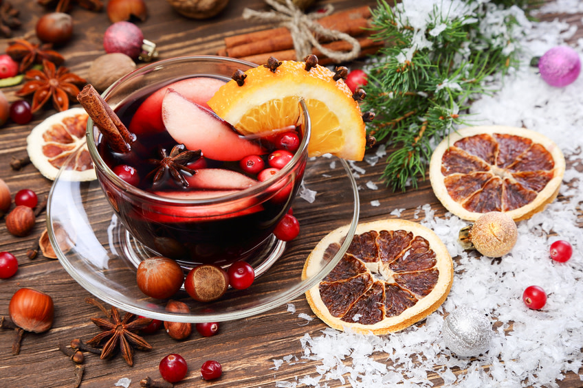 Christmas mulled wine and ingredients