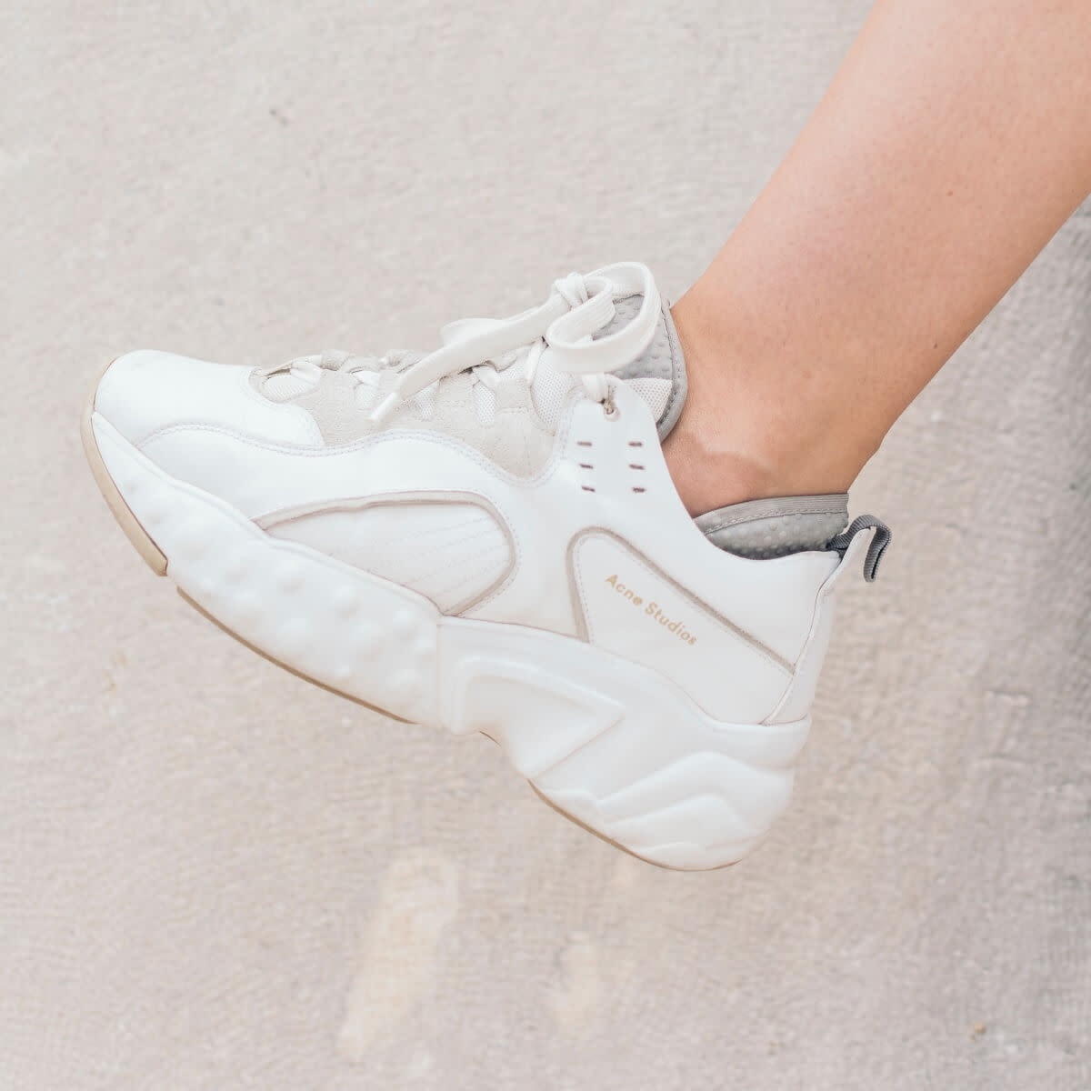 Baskets blanches pour femme : 8 sneakers indispensables pour l'été 2023