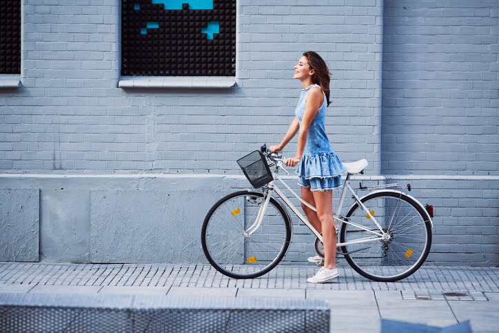 Kobiece ubranie na rower to oczywiście sportowa sukienka