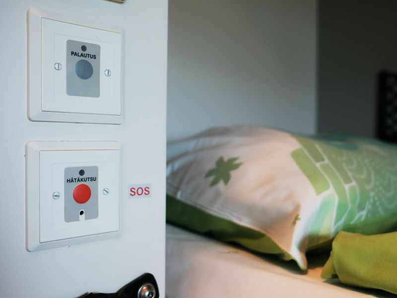 A staff call button is an additional safety feature in the accessible sleeping cabins on night trains. 