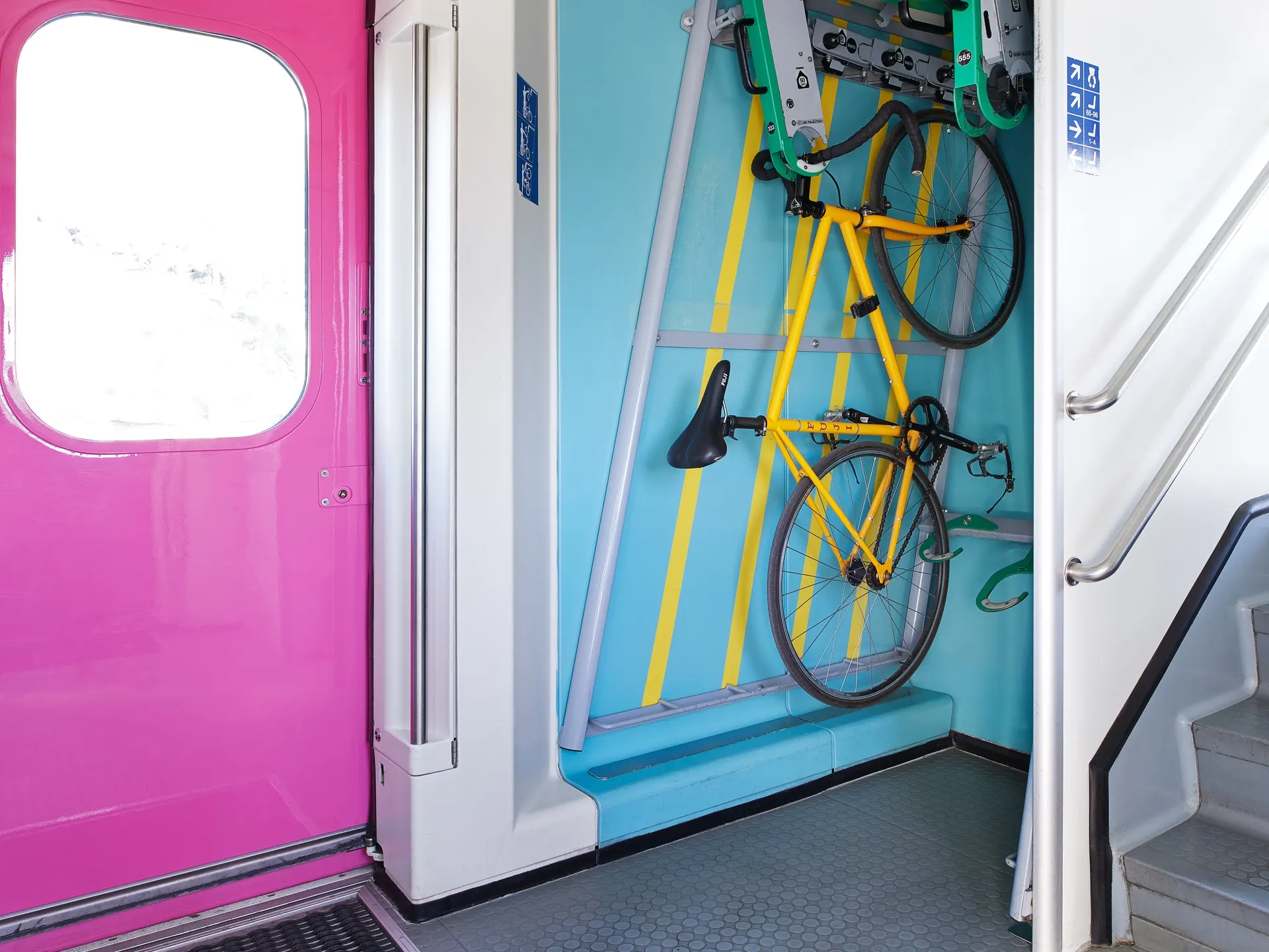 Transport av cykel på Intercity-tåg.