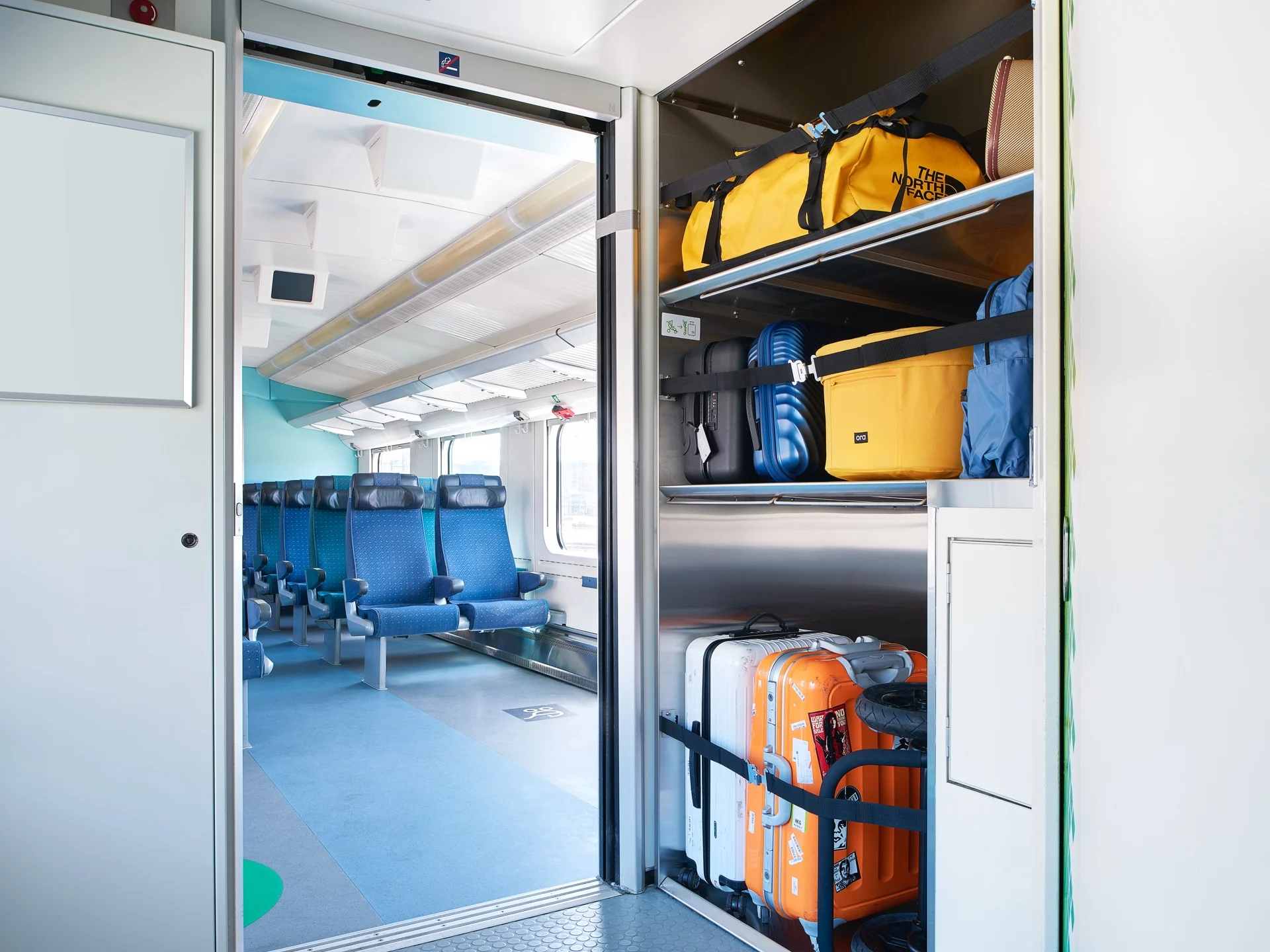 Du kan transportera sparkcyklar på tåget utan avgift.