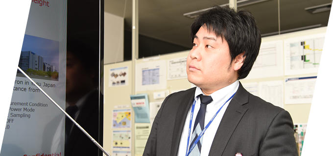 商品企画をリードする、プロダクトマネージャーの安達