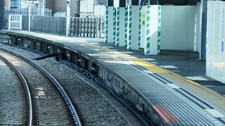 西武新宿線　新井薬師前駅のホーム