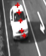 クルマの特徴を抽出している様子