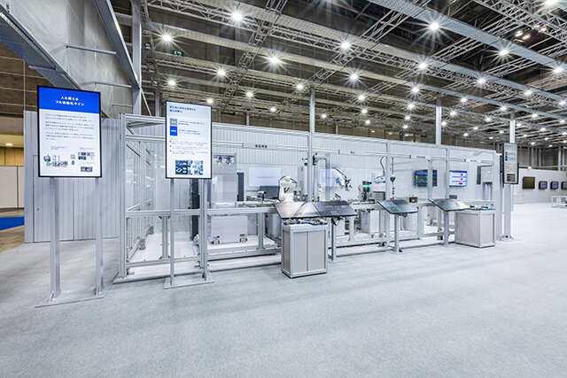 人を超えるフル自働化ライン
