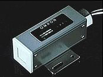 Solid state proximity switch