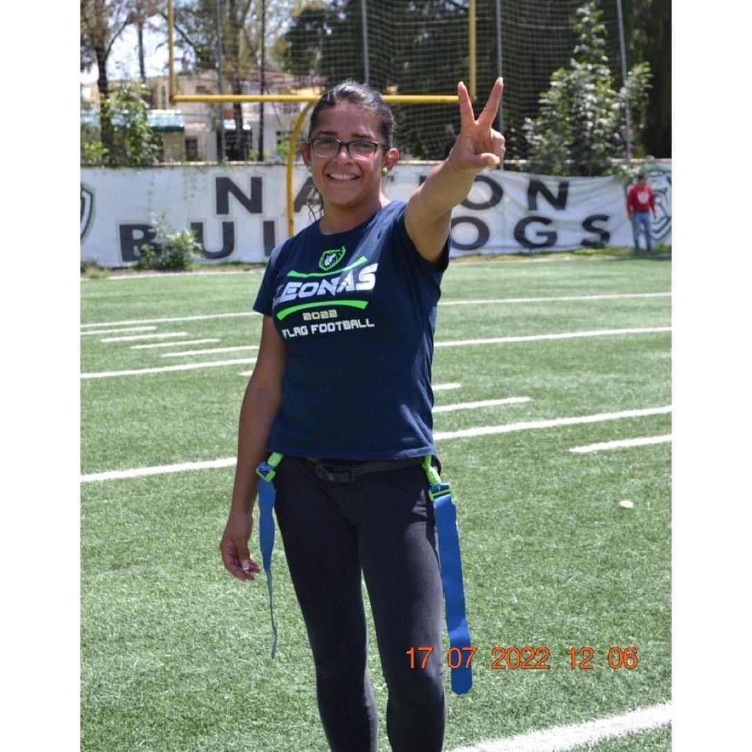 Rubí Gudiño durante un juego de fútbol bandera