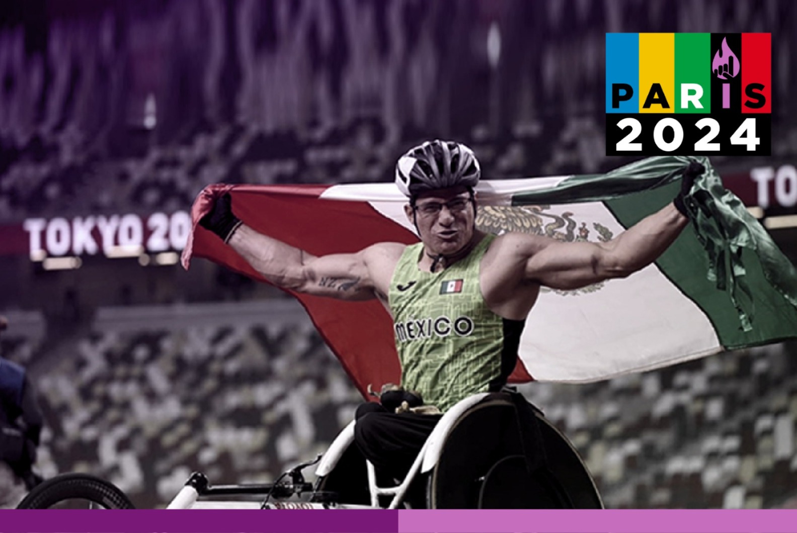 Atleta paralímpico con la bandera de México.