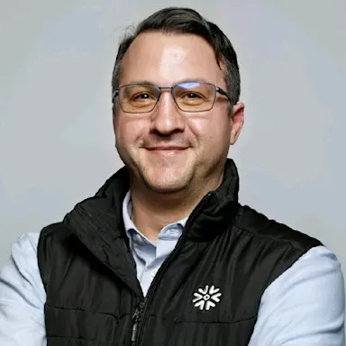 Headshot of Daniel Sandler