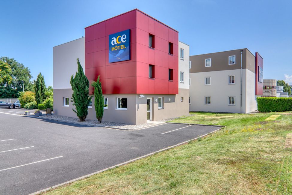 ace-hotel-clermont-facade