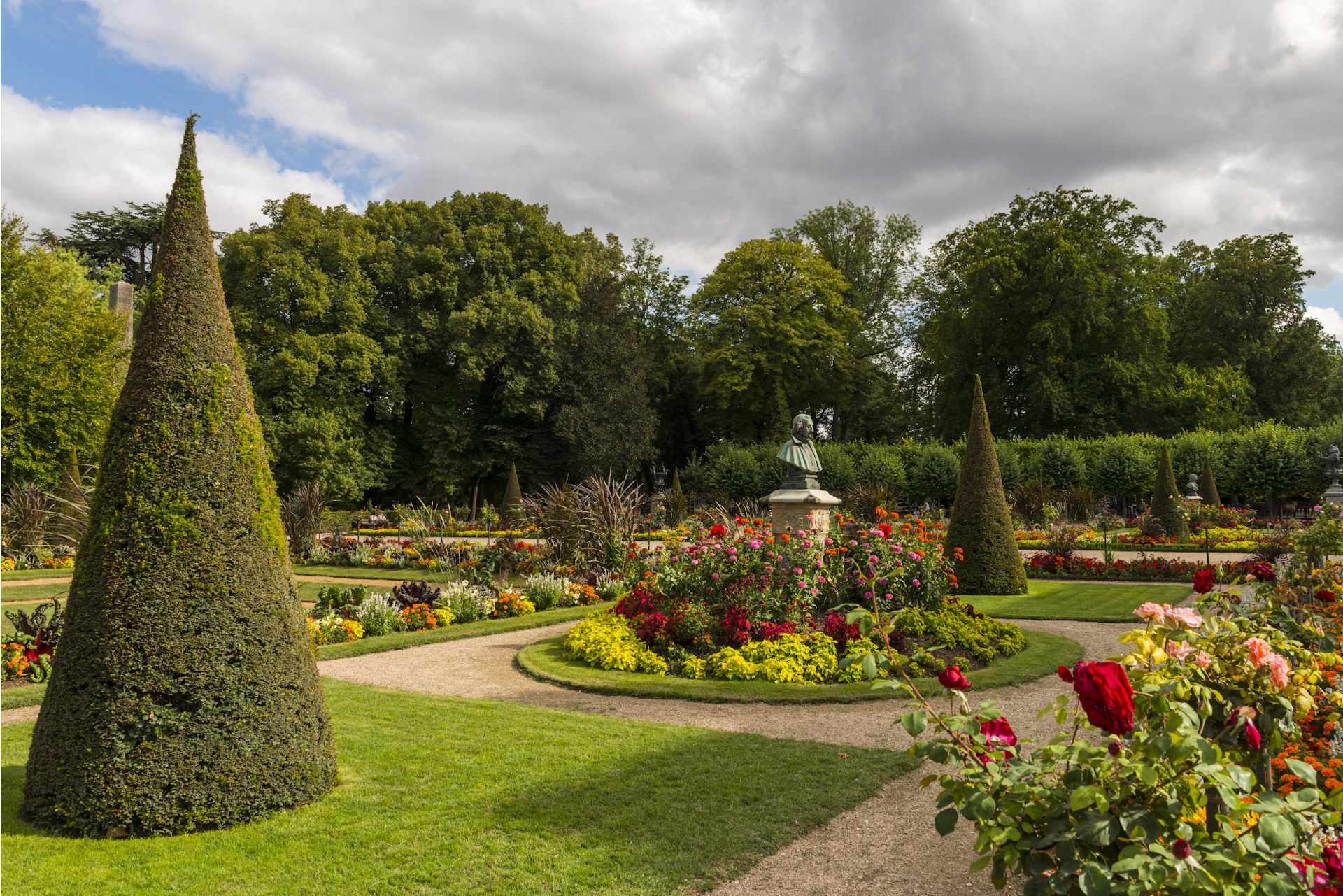 Les Jardins De L’archeveche And Les Jardins Des Prés Fichaux ACE Hôtel Bourges Les Jardins De L’archeveche And Les Jardins Des Prés Fichaux ACE Hôtel Bourges