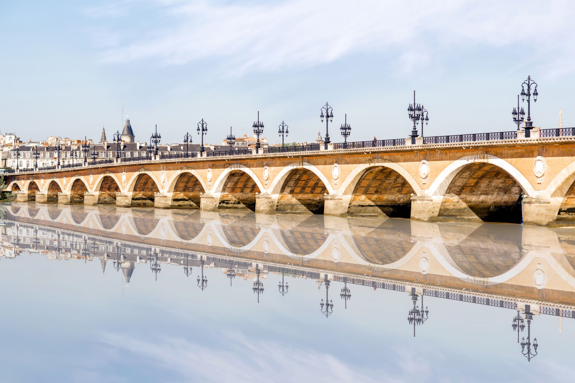 Discover Bordeaux by boat