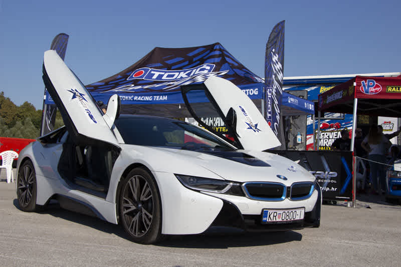 RaceTrip BMW i8