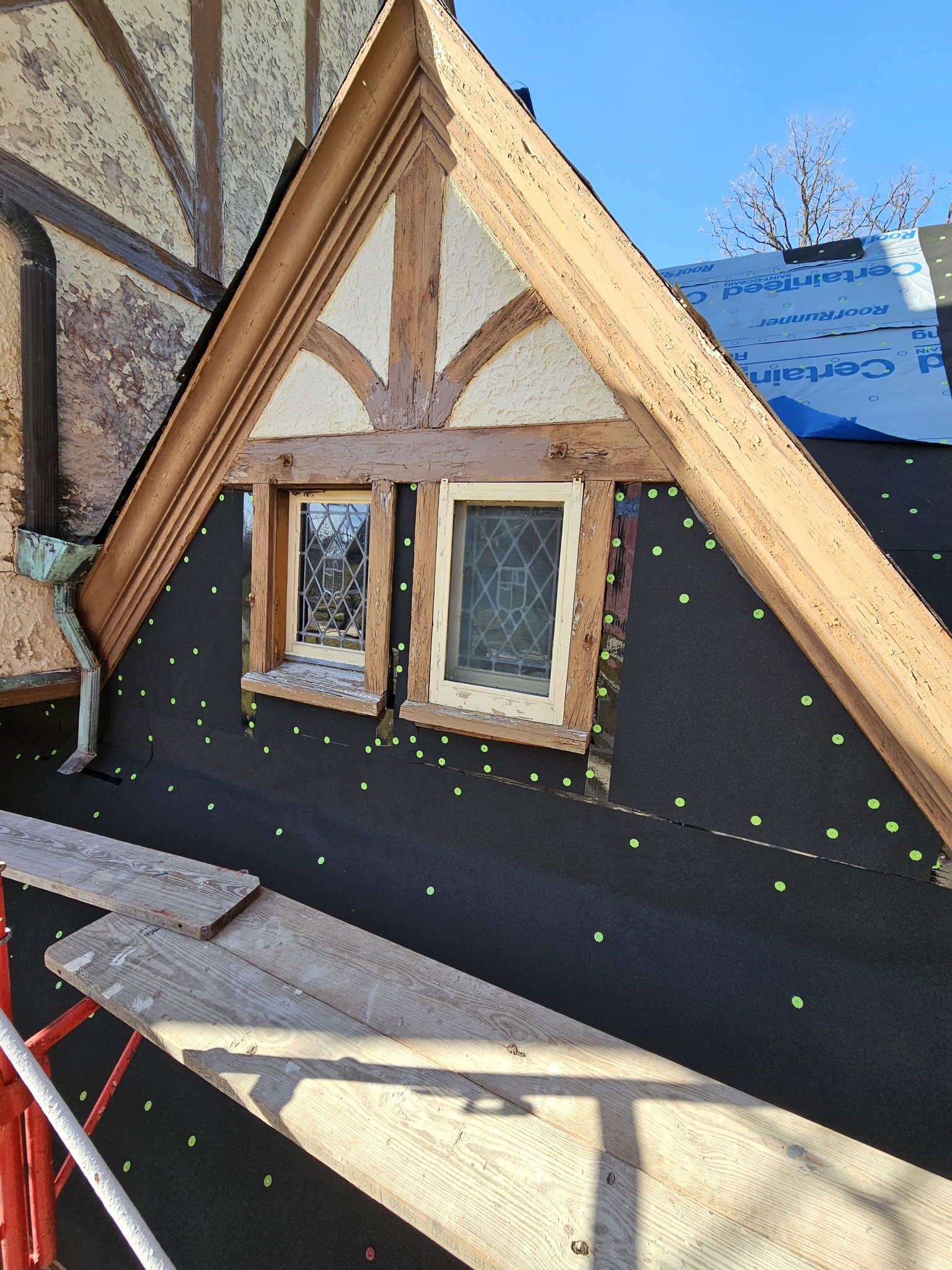 Rotten crumbling roof