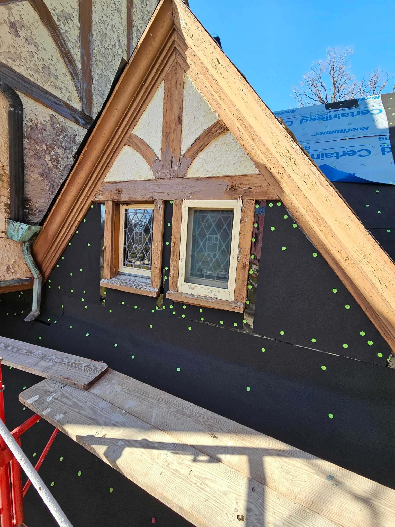 Rotten crumbling roof