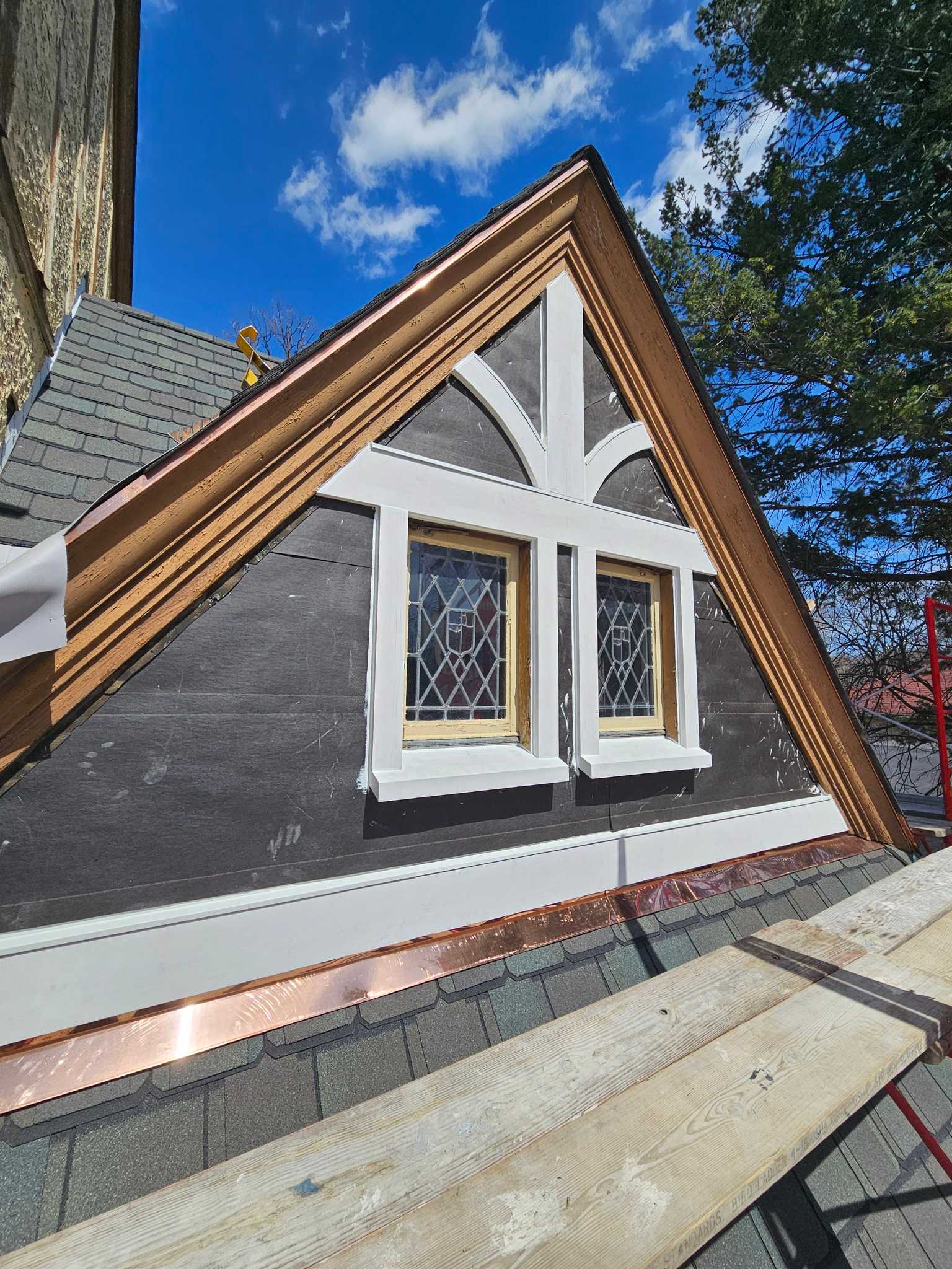 rottenCrumblingRoofGal