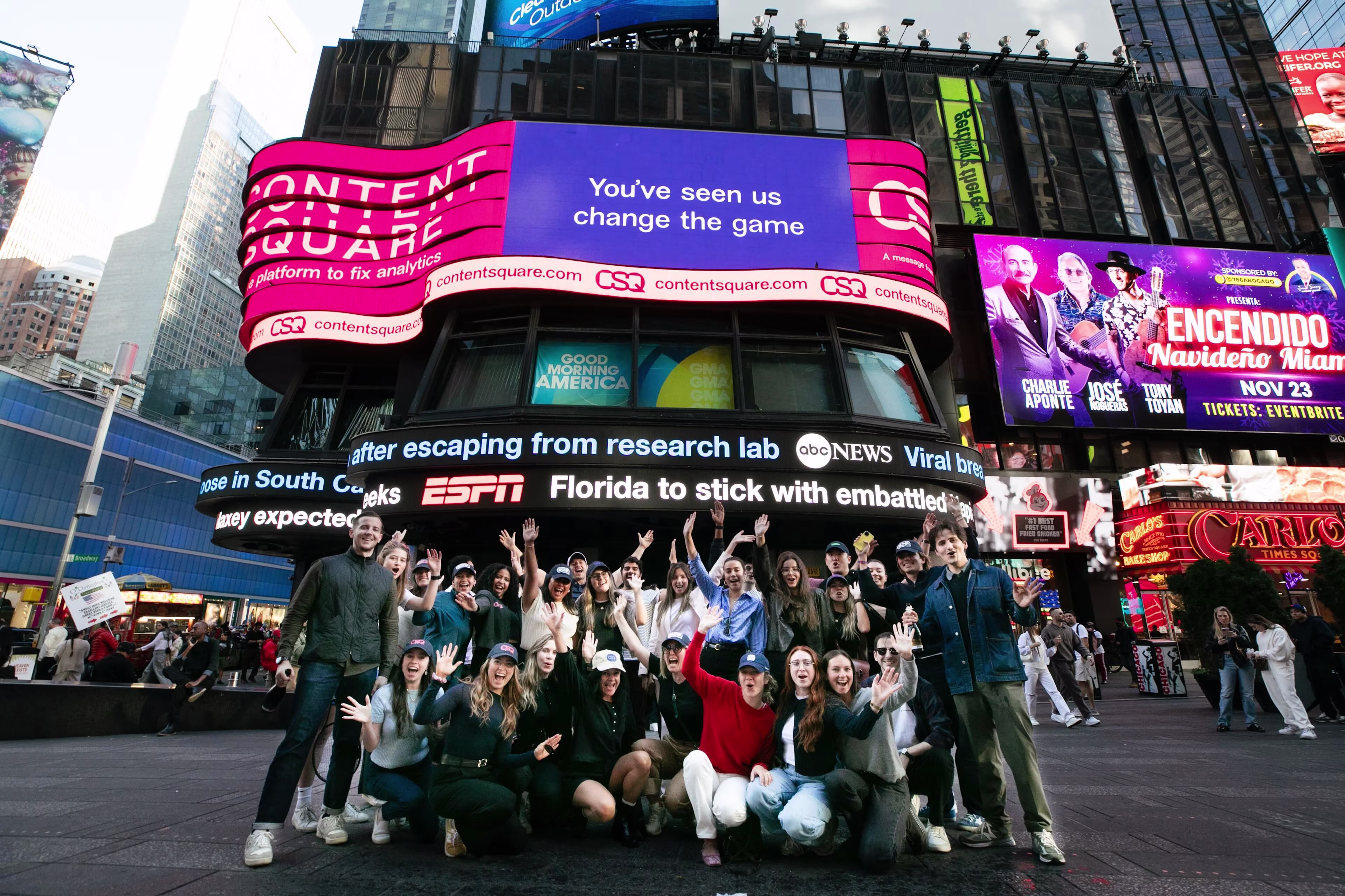[visual]  Some of the Contentsquare team promoting a product launch in Times Square 🥳