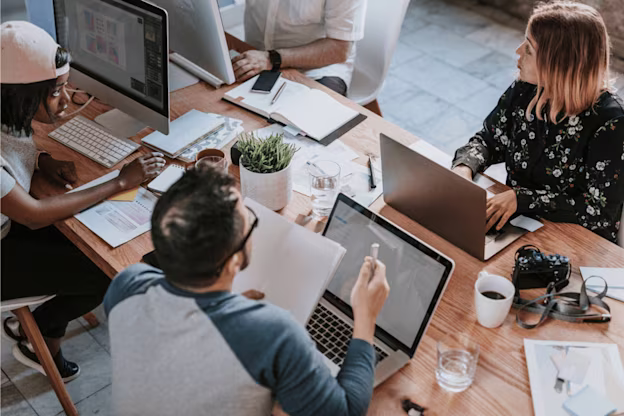 5 Minutes with a UX/UI Designer — Cover Image