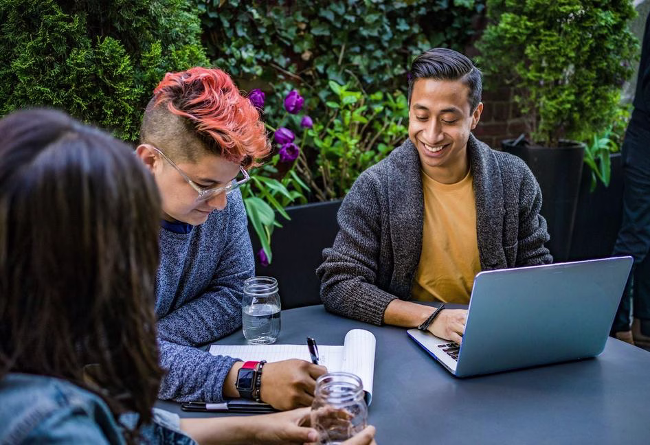[visual] workmates outdoor huddle 