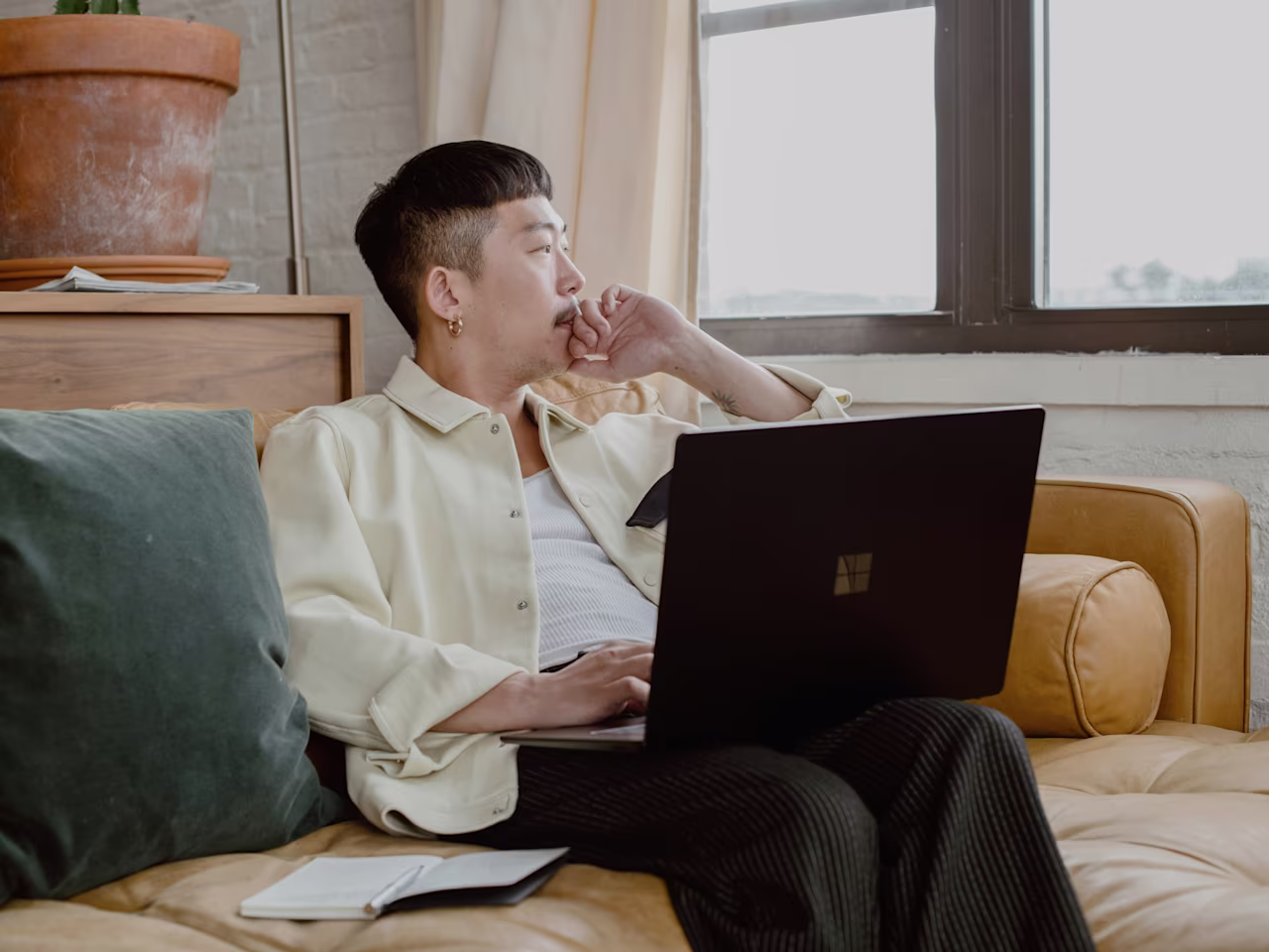 [visual] Working from a cozy couch