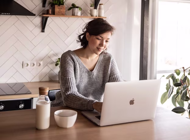 [visual] cozy home workspace