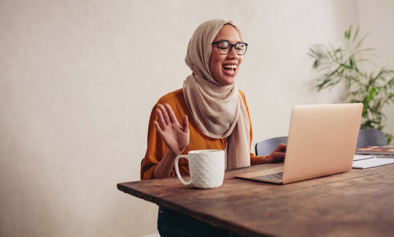 [visual]Discover the 5 stages of SaaS marketing funnels, which KPIs and metrics to track at each stage, and how to optimize them to convert more users.