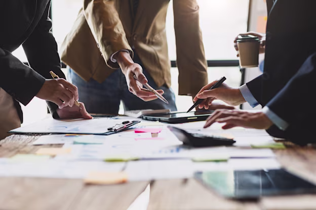 [Visual]  Group in office AdobeStock 747312086