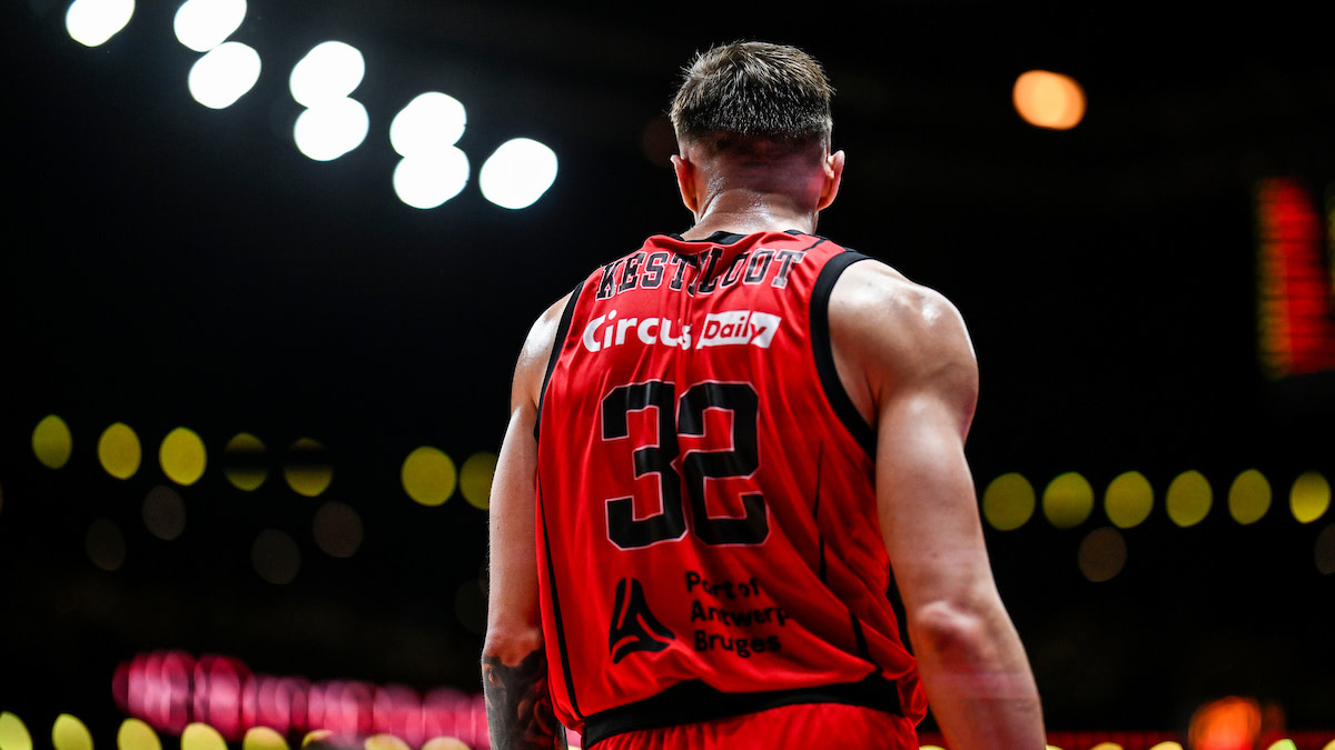 De foto toont een speler van Windrose Giants Antwerp op de rug gefotografeerd.