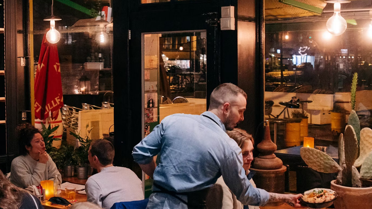 Restaurant Pura Vida in Antwerpen, bekend om zijn plantaardige taco’s en burrito’s, heeft ook een foodstand in AFAS Dome..