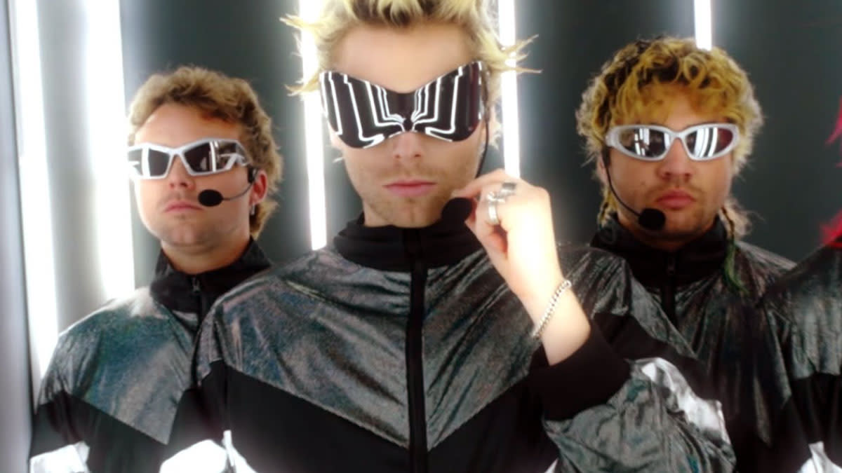 5 Seconds of Summer zet video bij 'Boyband' online