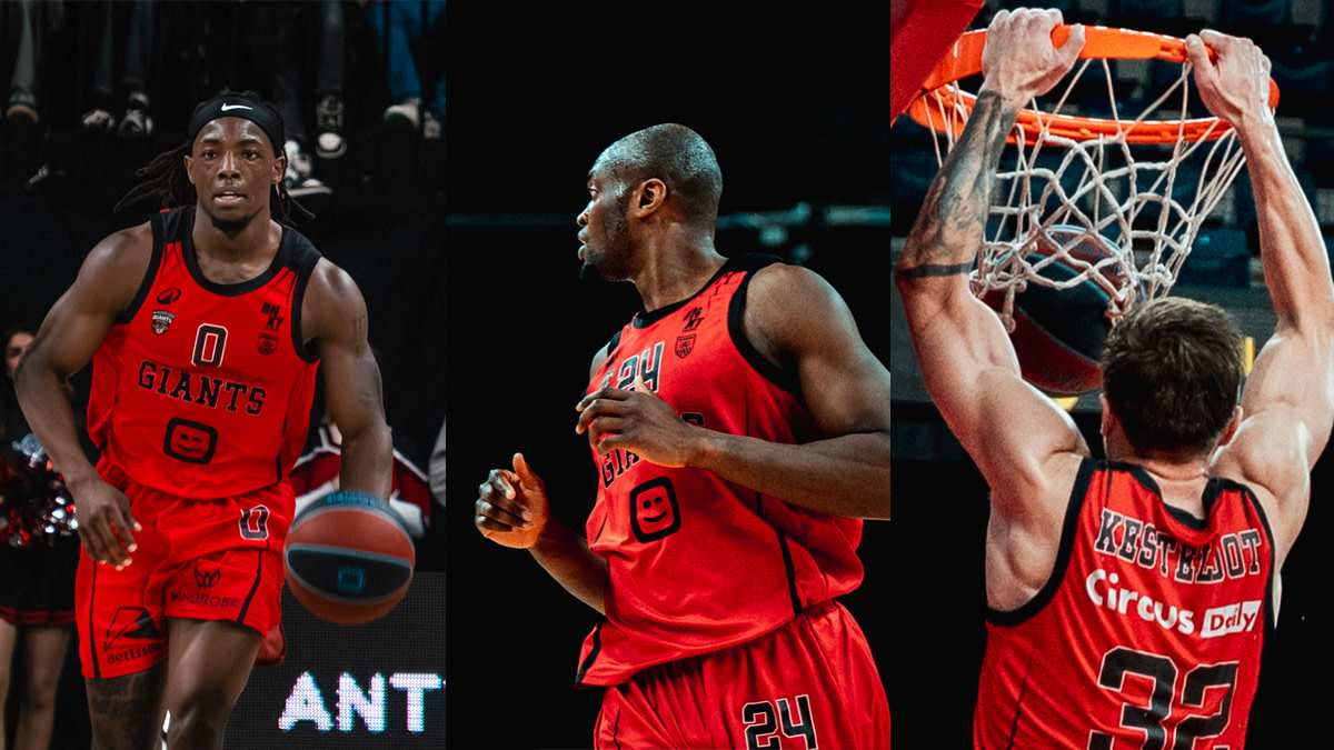 Drie spelers van de Antwerp Giants telkens in een verschillende spelfase.
