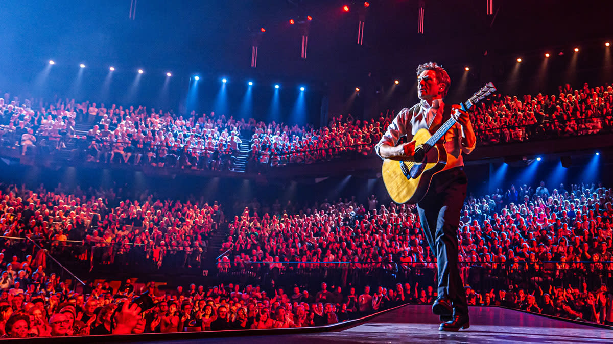 Bart Peeters voegt een dertiende concert toe aan zijn DeLuxe-reeks in de Lotto Arena.