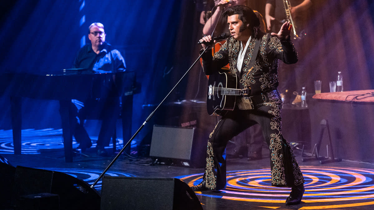 'Remembering Elvis, A Night In Vegas' vond plaats in Stadsschouwburg Antwerpen.