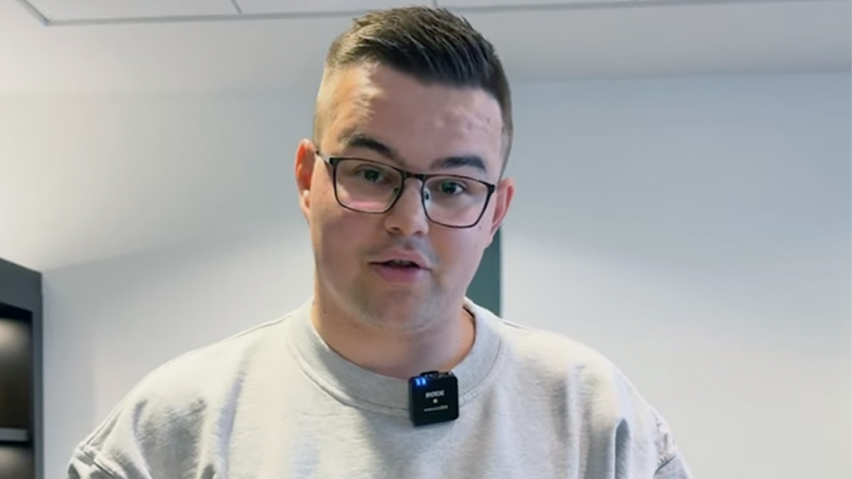 Gian van Veen, topspeler BetMGM Premier League Darts 2026 in de AFAS Dome.