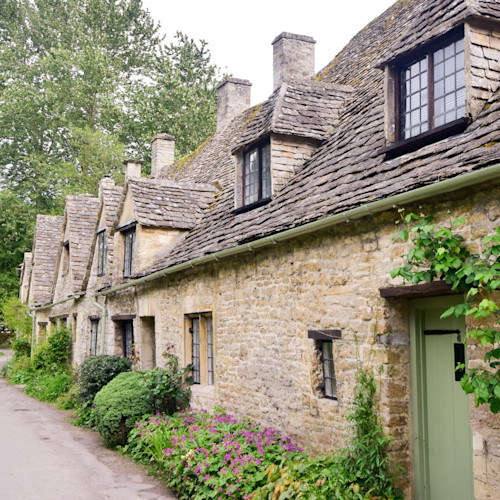 Weekend cottage breaks in beautiful villages