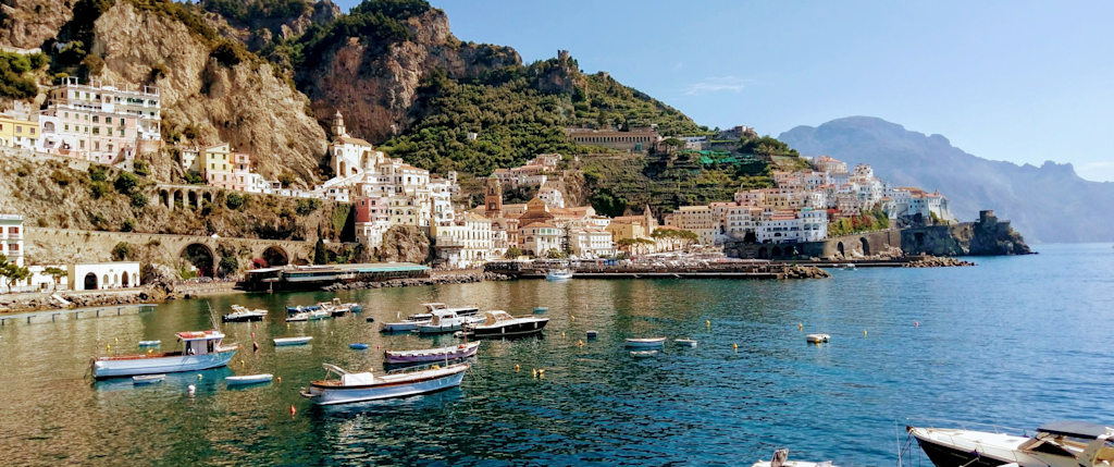 Spiagge Costiera Amalfitana 16 Scopri Le Piu Belle Spiagge Della Costiera Amalfitana Vrbo Italia