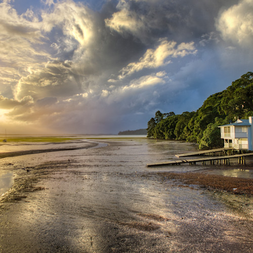 Maison en bois sur la plage