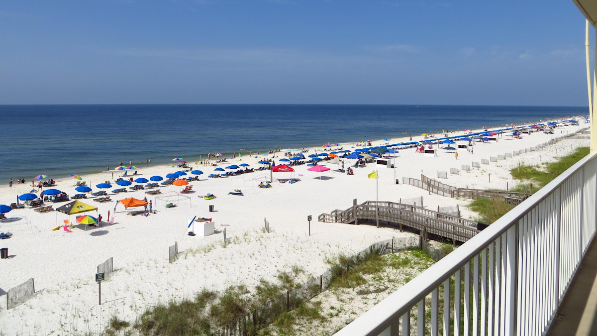 Beachfront condo rentals in Gulf Shores | Vrbo