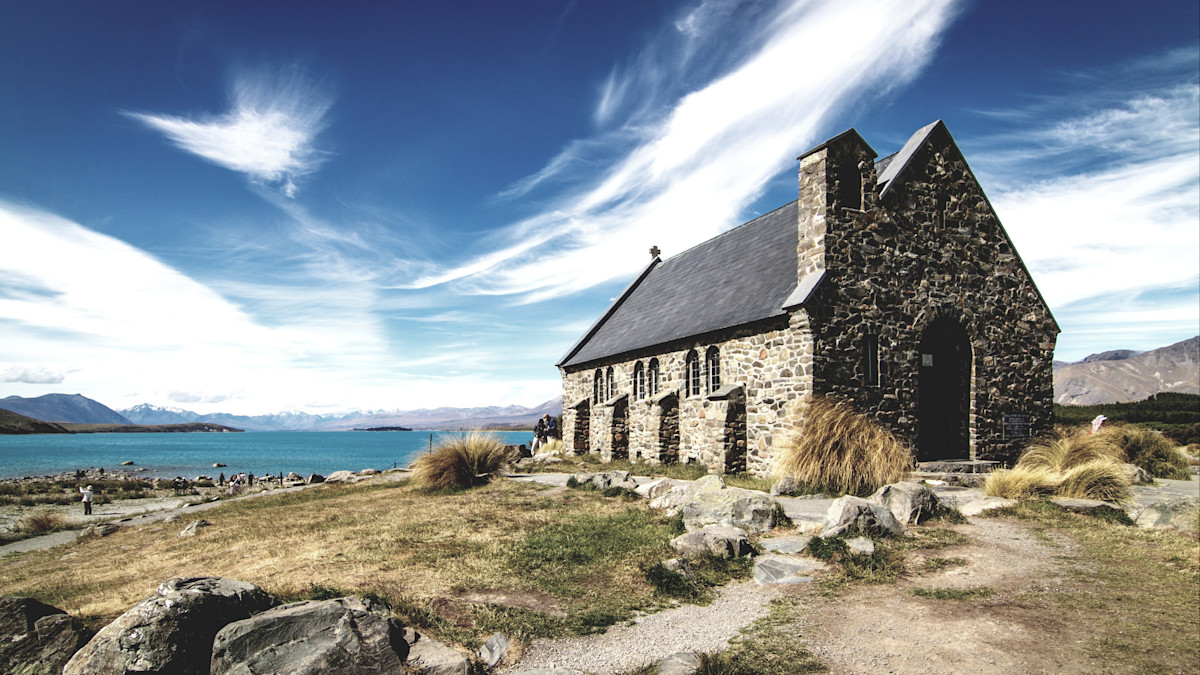 Experience New Zealand in holiday lettings | Bookabach