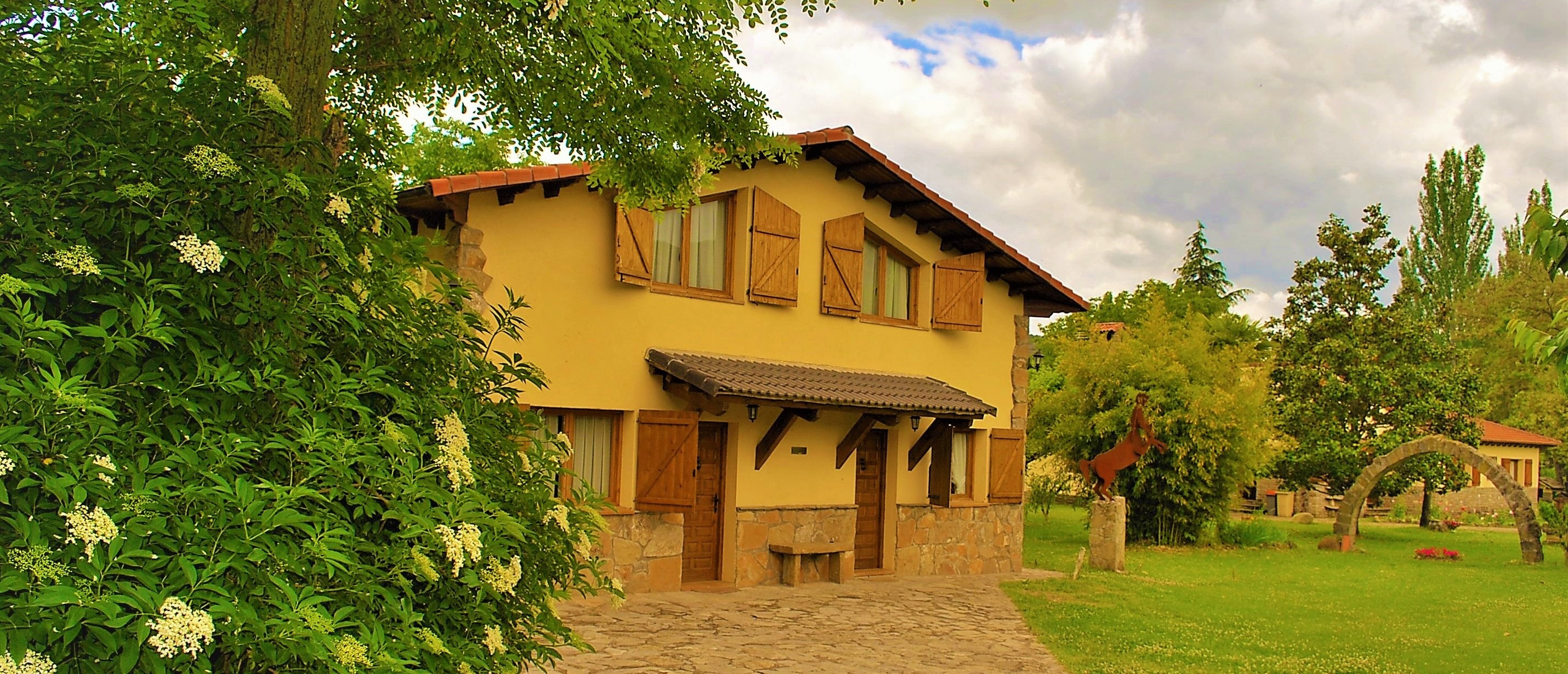 Disfruta De Nuestras Casas Rurales En Cataluna Baratas Vrbo Espana