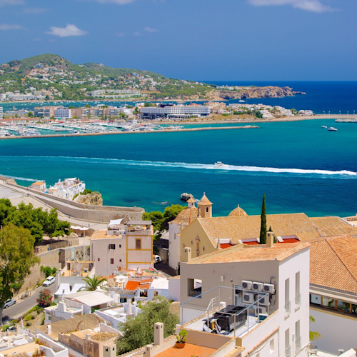 Villas in Puerto Pollensa are a great way to soak up the vibe of this pretty harbour town