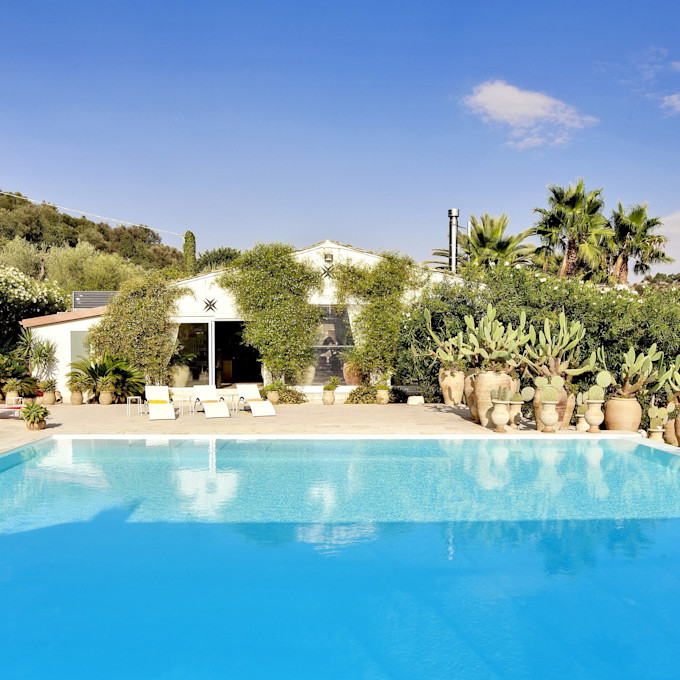 Be Pampered In Luxury Villas Vrbo Long Siestas Under Andalusian Orange Trees And Italian Pizza Evenings By The Poolside Await In Luxury Villas Of Europe