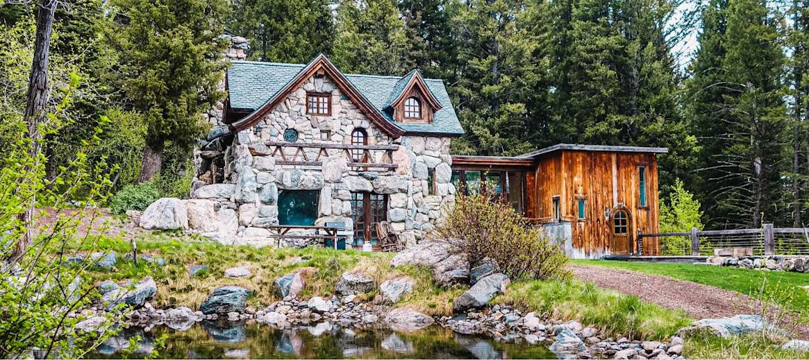 homes-for-fairy-tale-vacations.jpg?fm=jpg&fl=progressive&w=1165&h=519&fit=fill&q=60