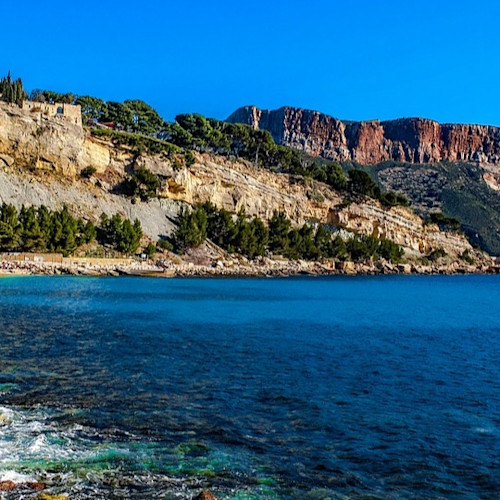 Falaise et plage