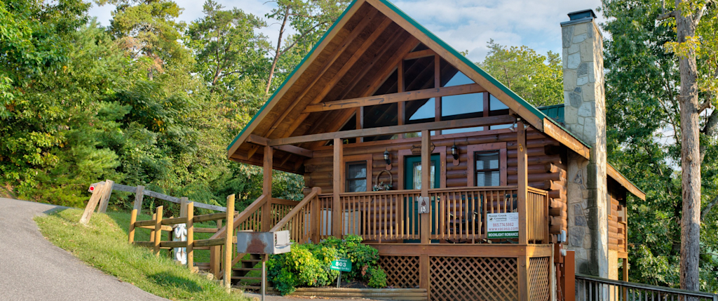 4 Reasons To Stay In Gatlinburg Tn Cabins Under 100 Dollars Per Night Gatlinburg Cabins Condos Chalets Cabin Rentals In Gatlinburg Tn And Pigeon Forge Ten Gatlinburg Restaurants Gatlinburg Gatlinburg Cabin Rentals