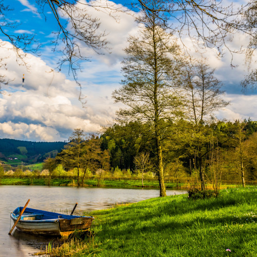 Cheap lodges with hot tubs can still be found in stunning surroundings