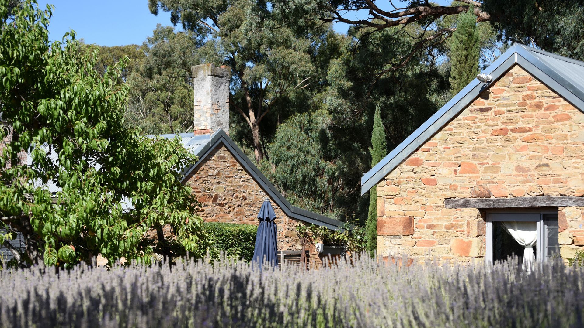 Enjoy A Luxe Holiday In A Castlemaine Accommodation Stayz